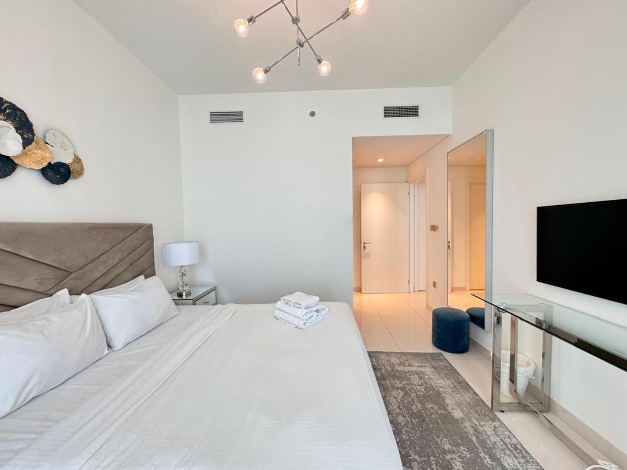 2br Modern Vista Emaar Beachfront Apartment