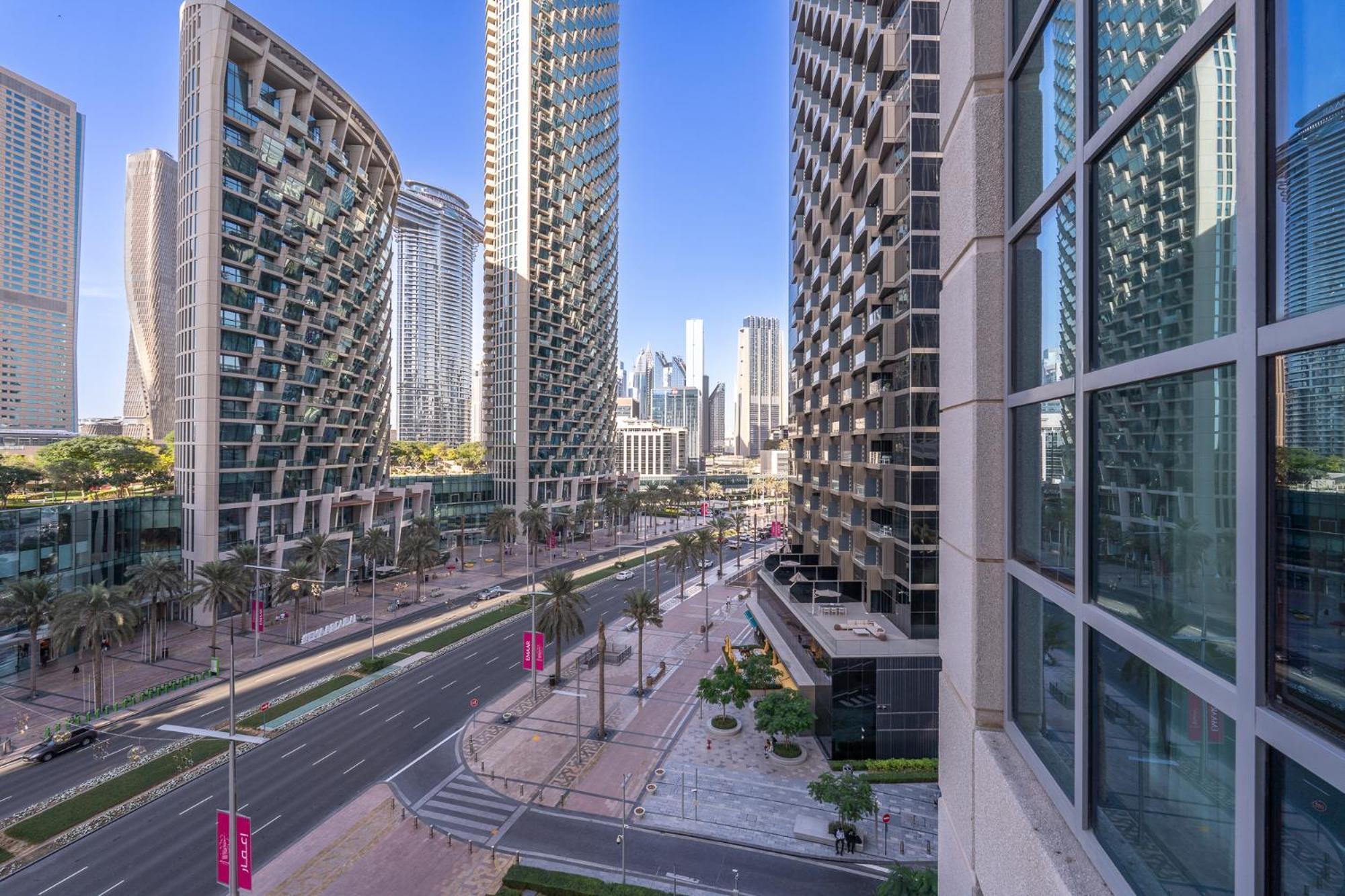 A Grand 1 Bedroom In Downtown That Sleeps 6 Apartment *