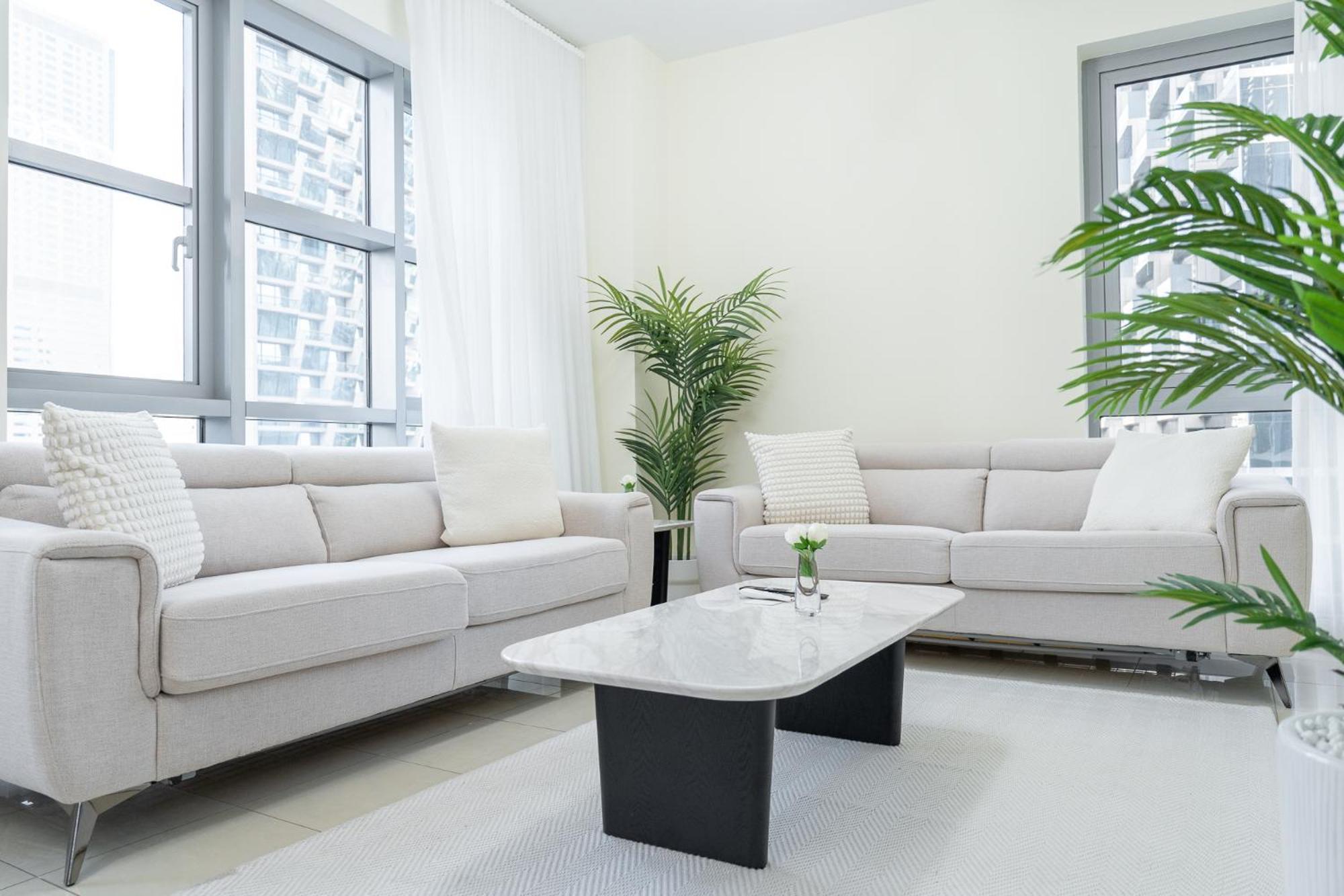 A Grand 1 Bedroom In Downtown That Sleeps 6 *