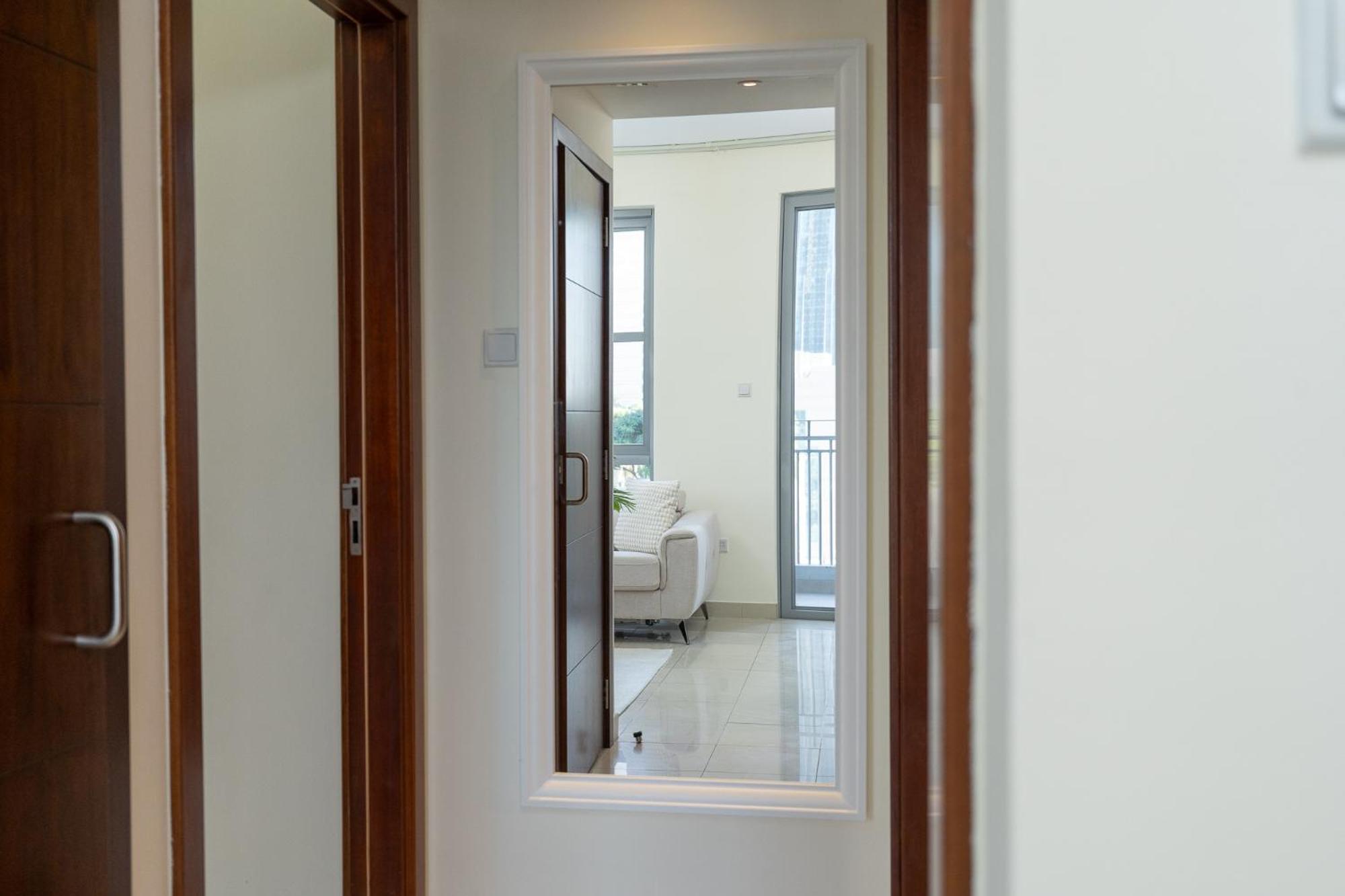 A Grand 1 Bedroom In Downtown That Sleeps 6 * Dubai