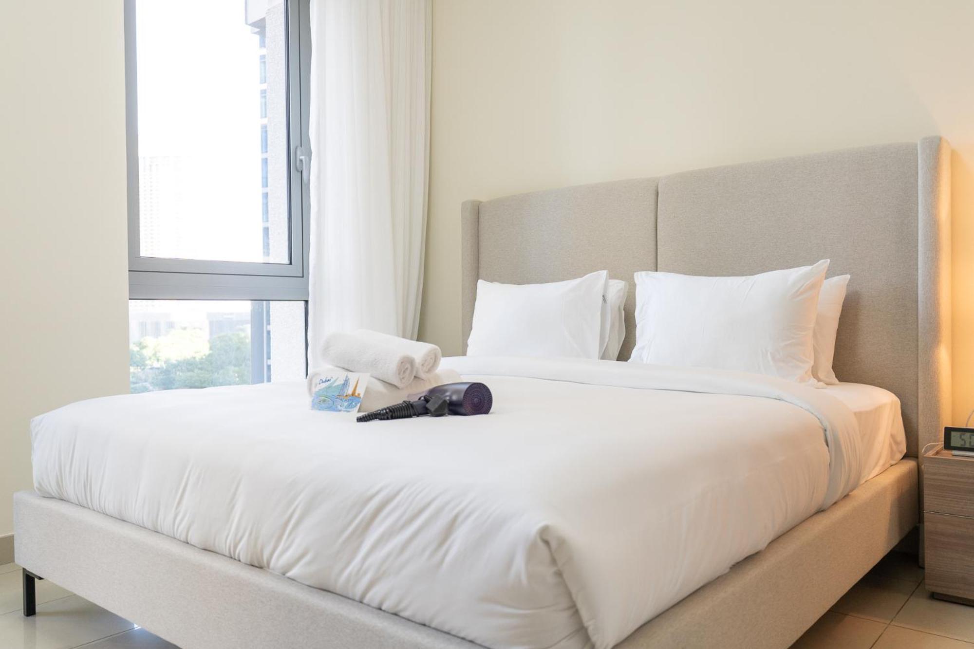 A Grand 1 Bedroom In Downtown That Sleeps 6 * Dubai