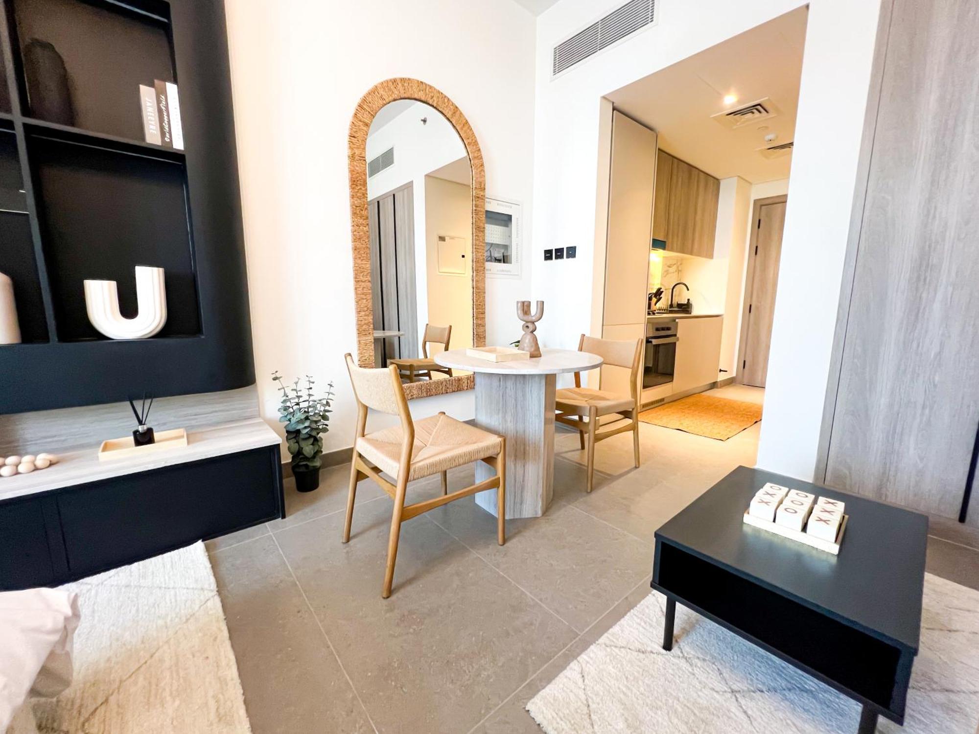 Apartment Modern In Jvc - Pool, Gym & Bbq Access *