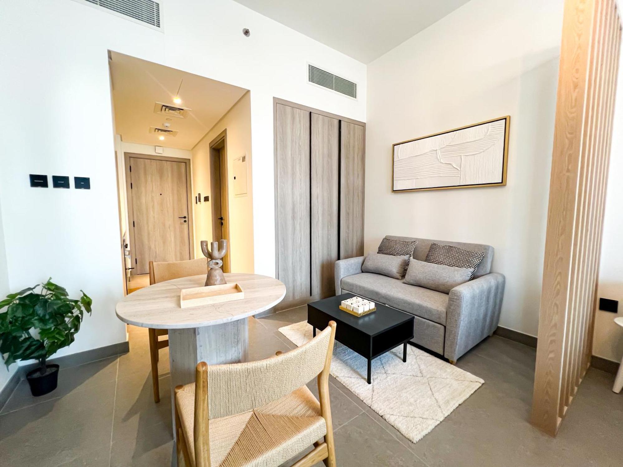 Apartment Modern In Jvc - Pool, Gym & Bbq Access *