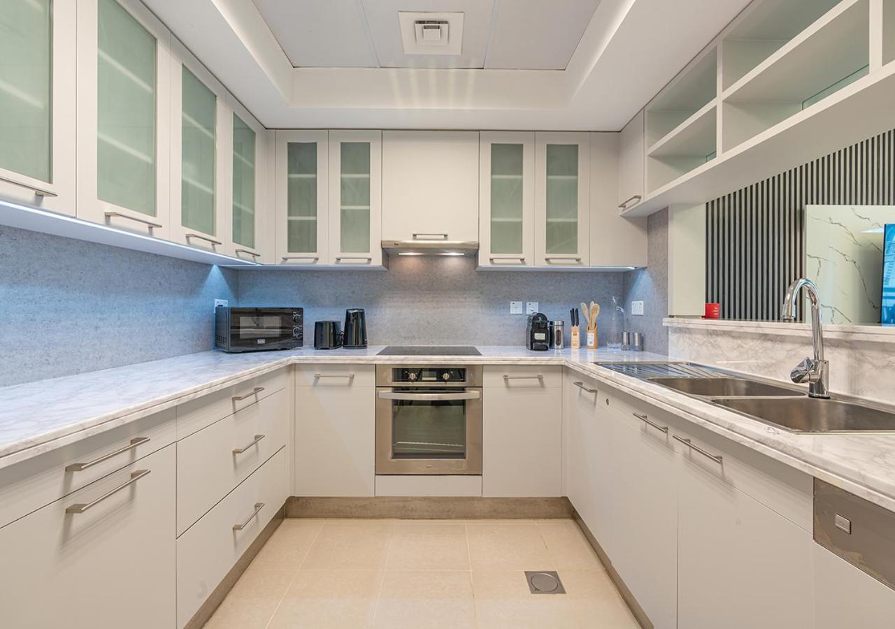 Apartment Luxurious One Bedroom With Burj Khalifa View *