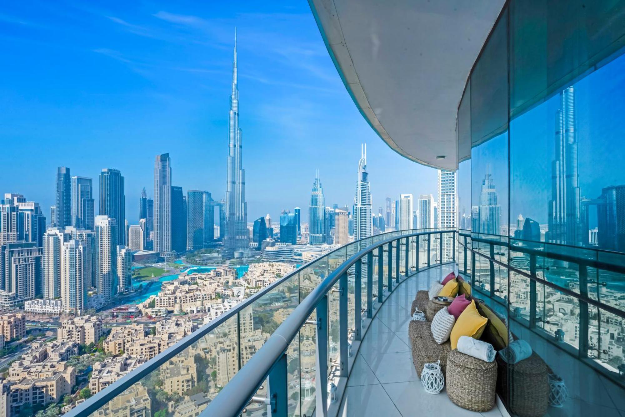 2 Bedrooms With Iconic Burj Khalifa Views *