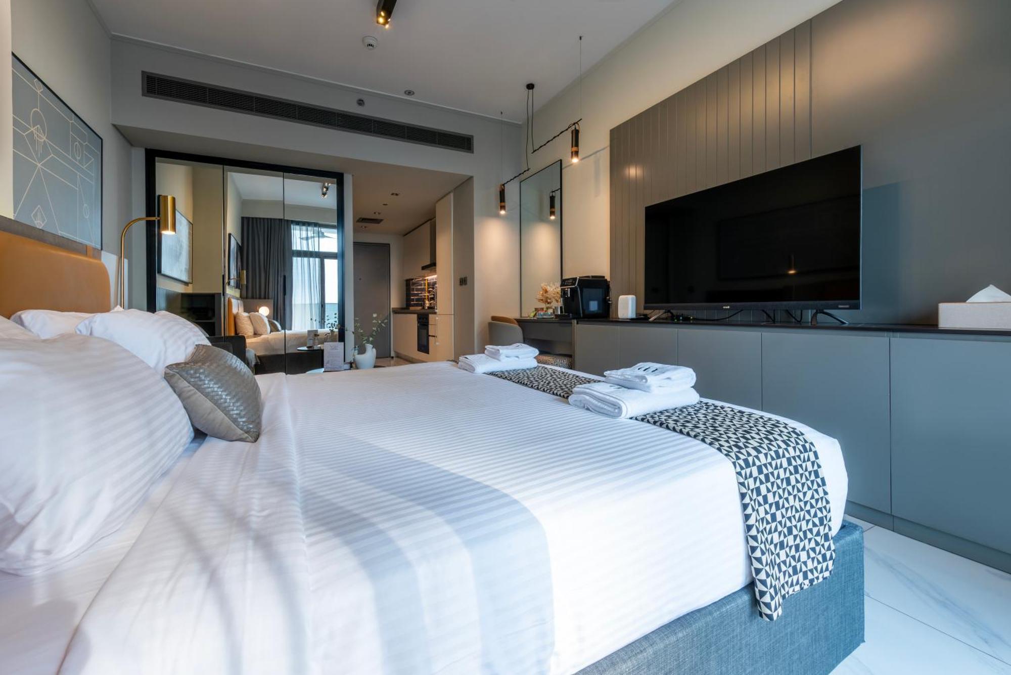Canal View Downtown - Near Mall & Burj Khalifa - Mag 318 Apartment *