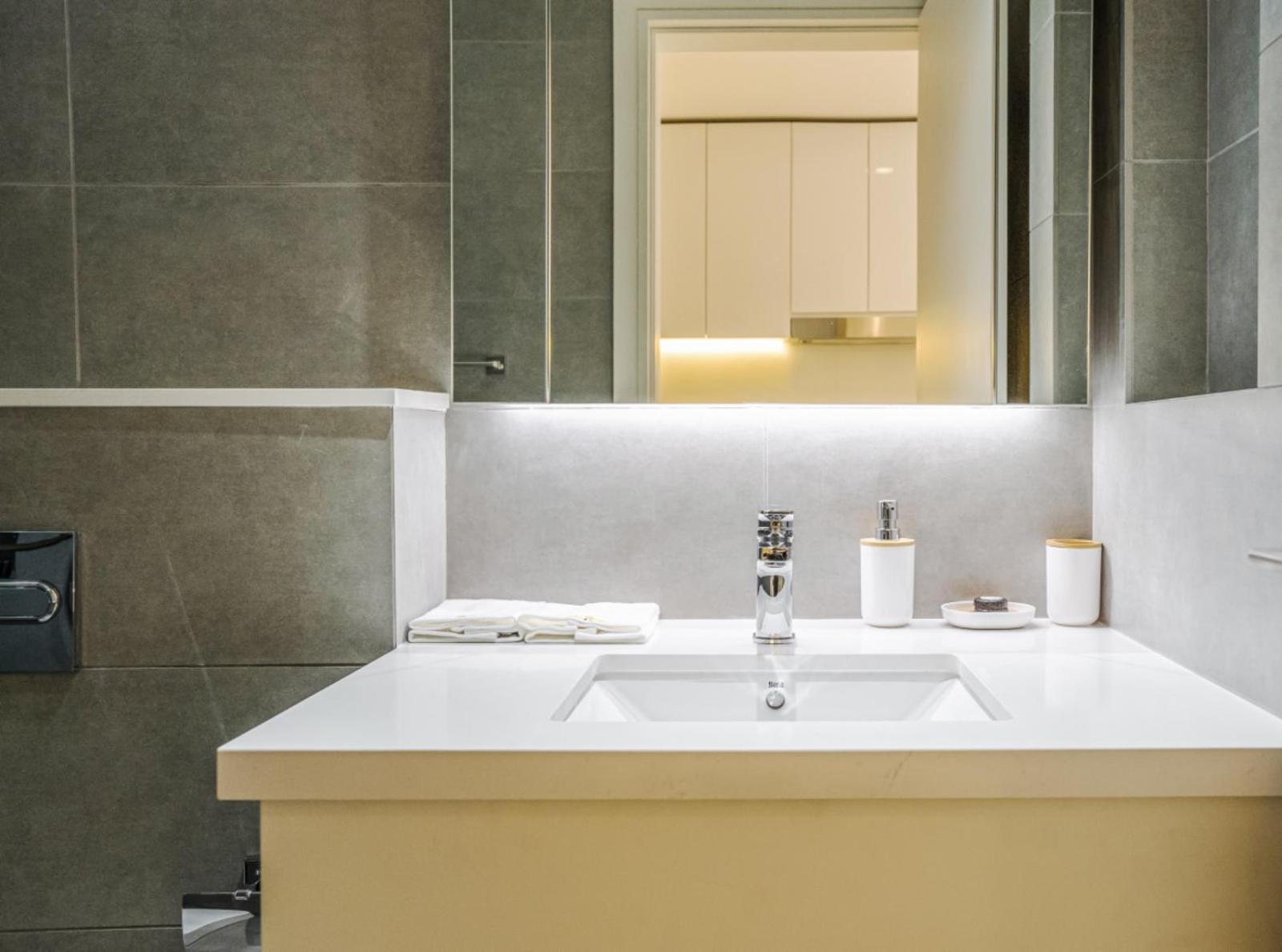 Ahad Residents - Cozy Near Downtown Apartment