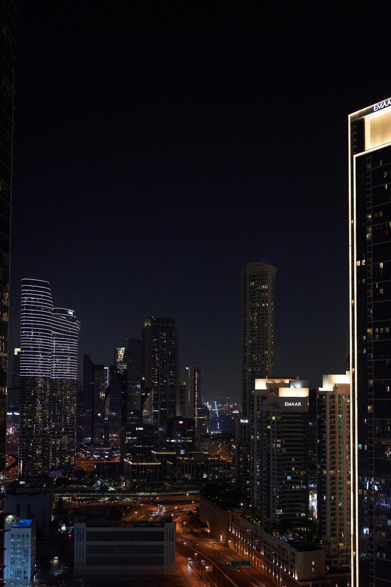2bd Paramount Midtown - 6 Guests - Burj Views 64th Floor Infinity Pool, King Bed Apartment *