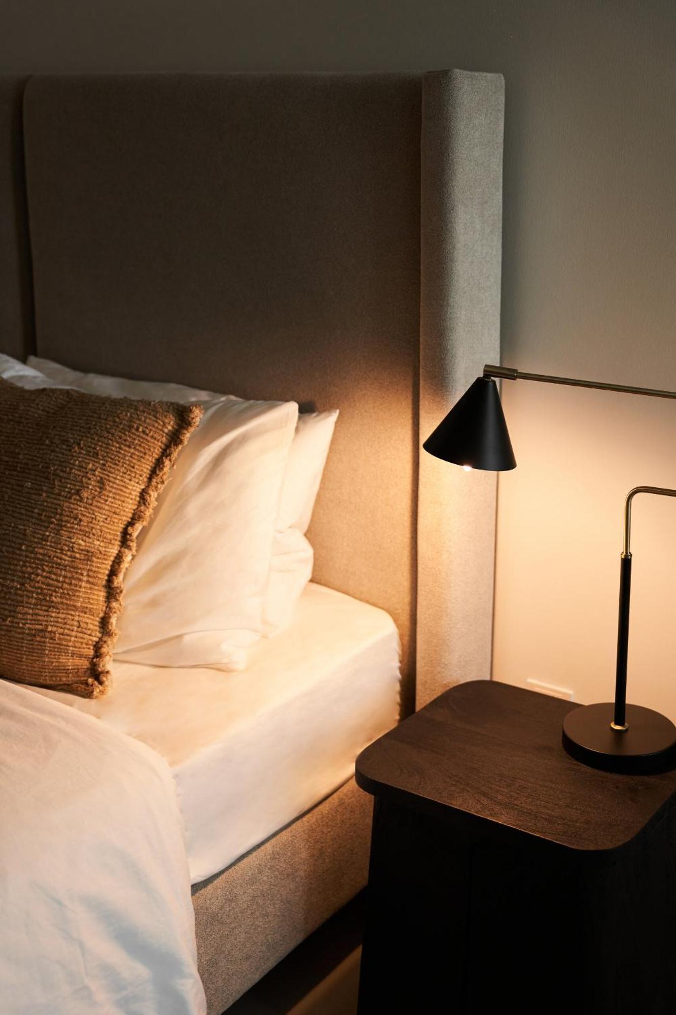 2bd Paramount Midtown - 6 Guests - Burj Views 64th Floor Infinity Pool, King Bed * Dubai