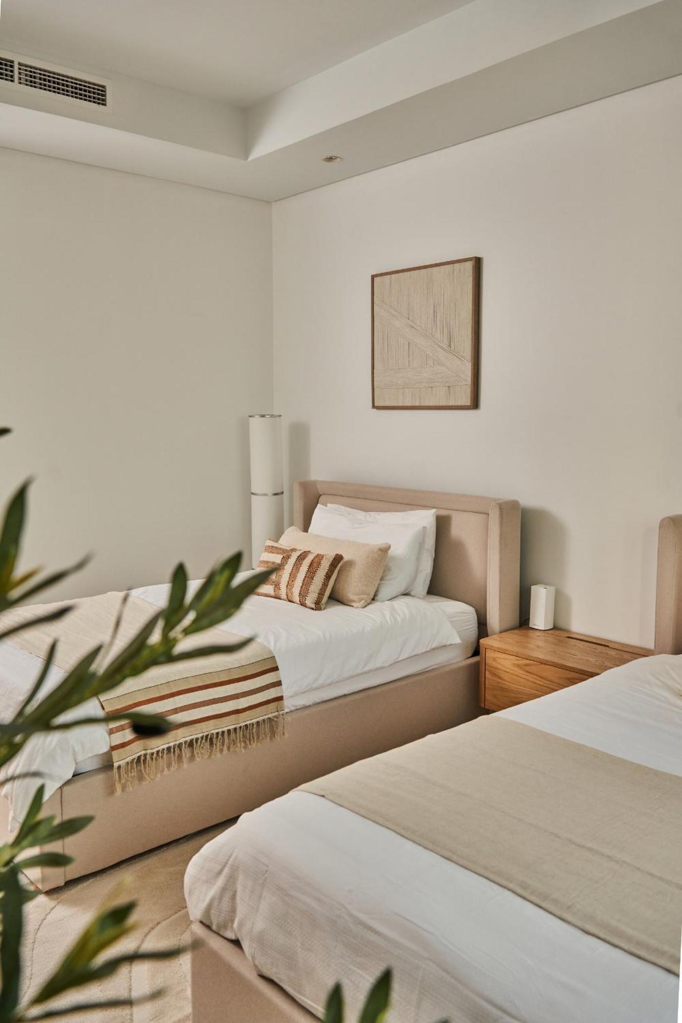 2bd Paramount Midtown - 6 Guests - Burj Views 64th Floor Infinity Pool, King Bed