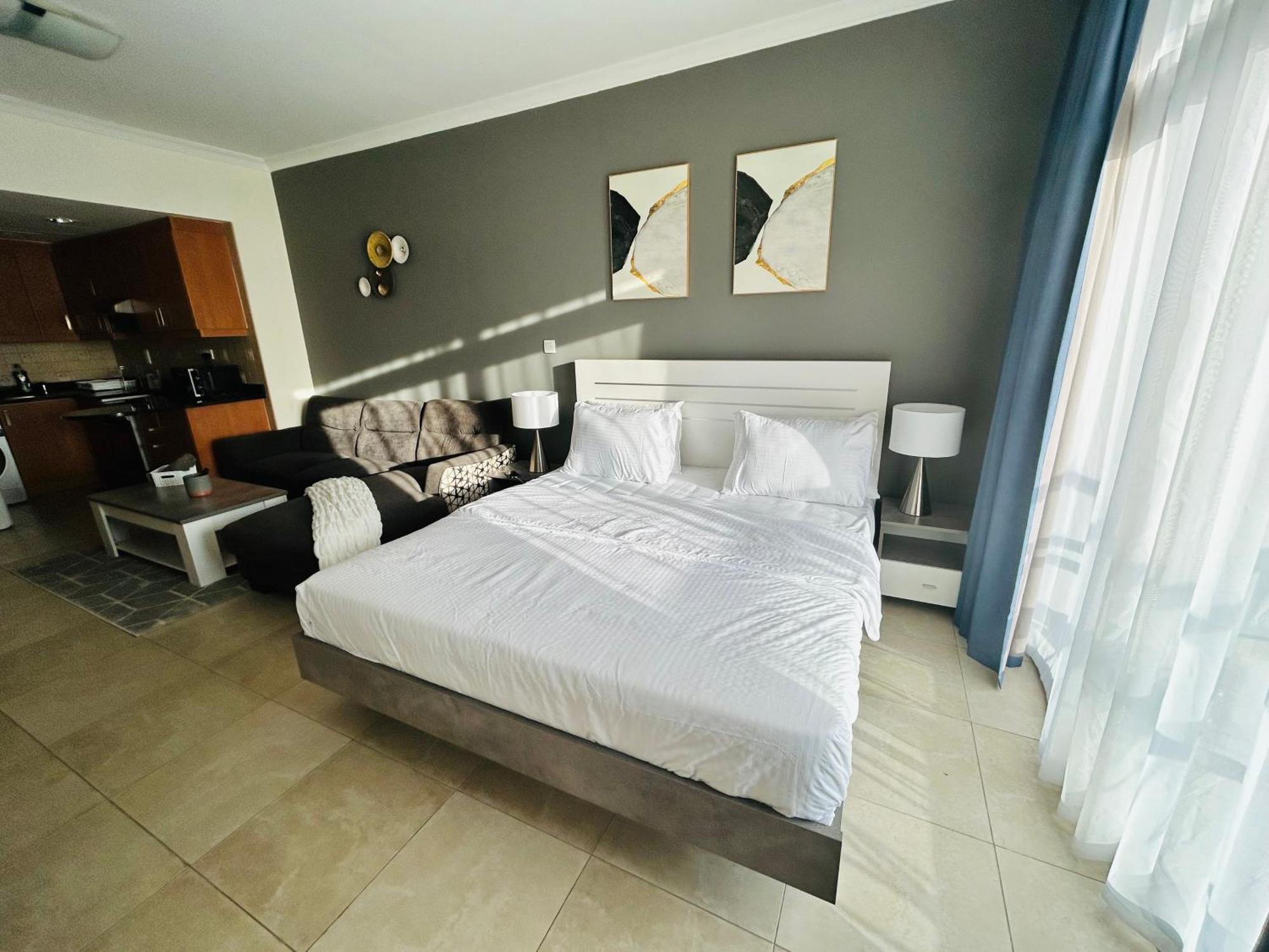 Chic Near Metro ! Apartment Dubai