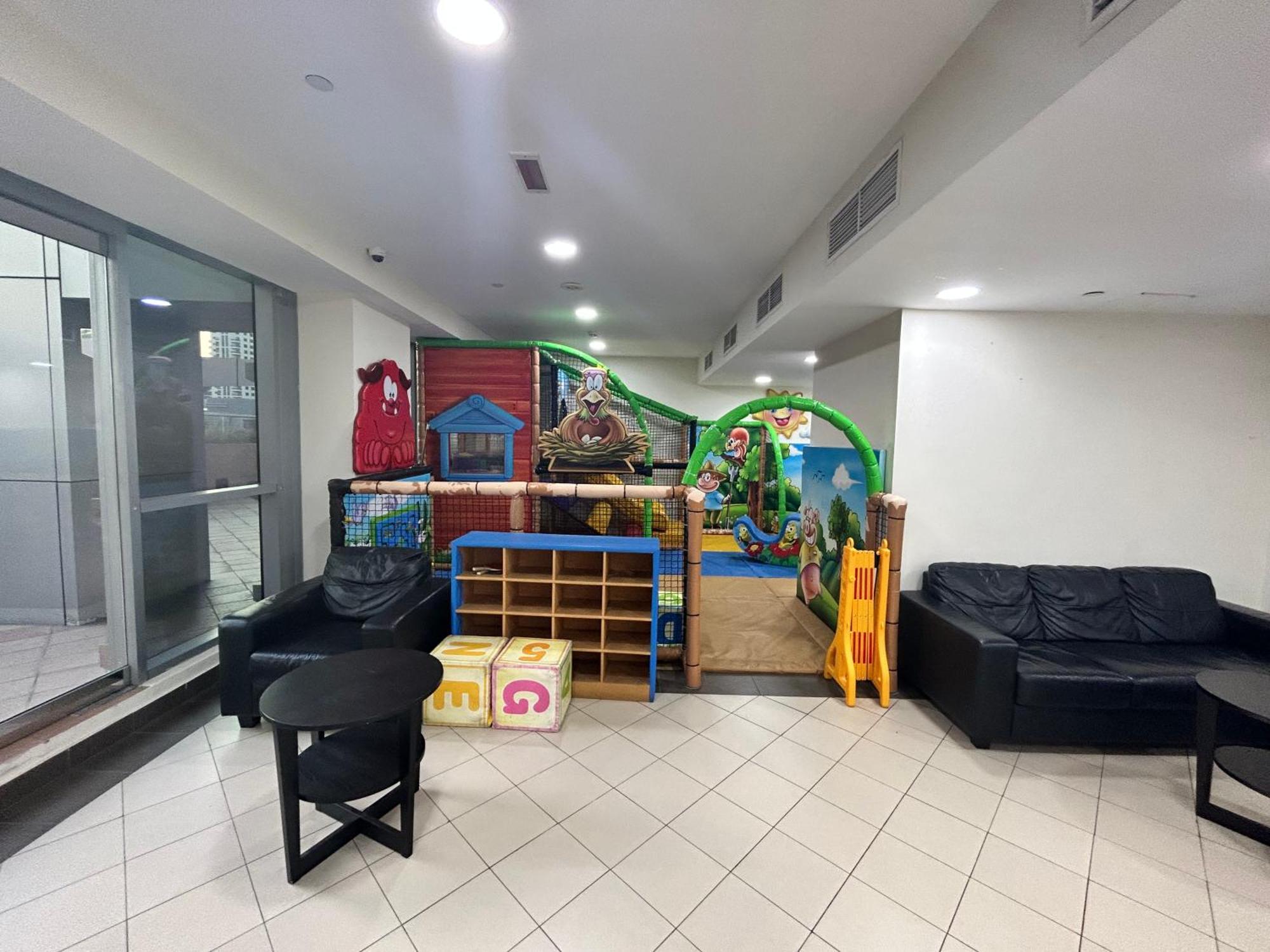 Apartment Chic Near Metro ! *