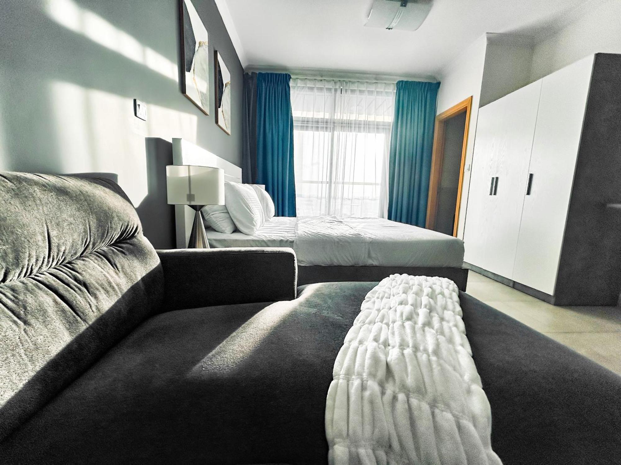 Apartment Chic Near Metro ! *