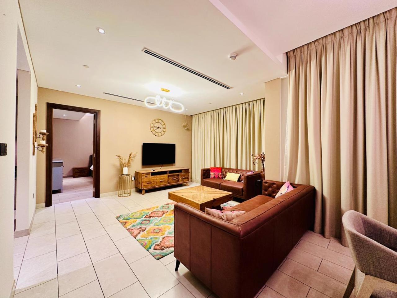 Big Layout 2br Fully Furnished Hartland Greens *