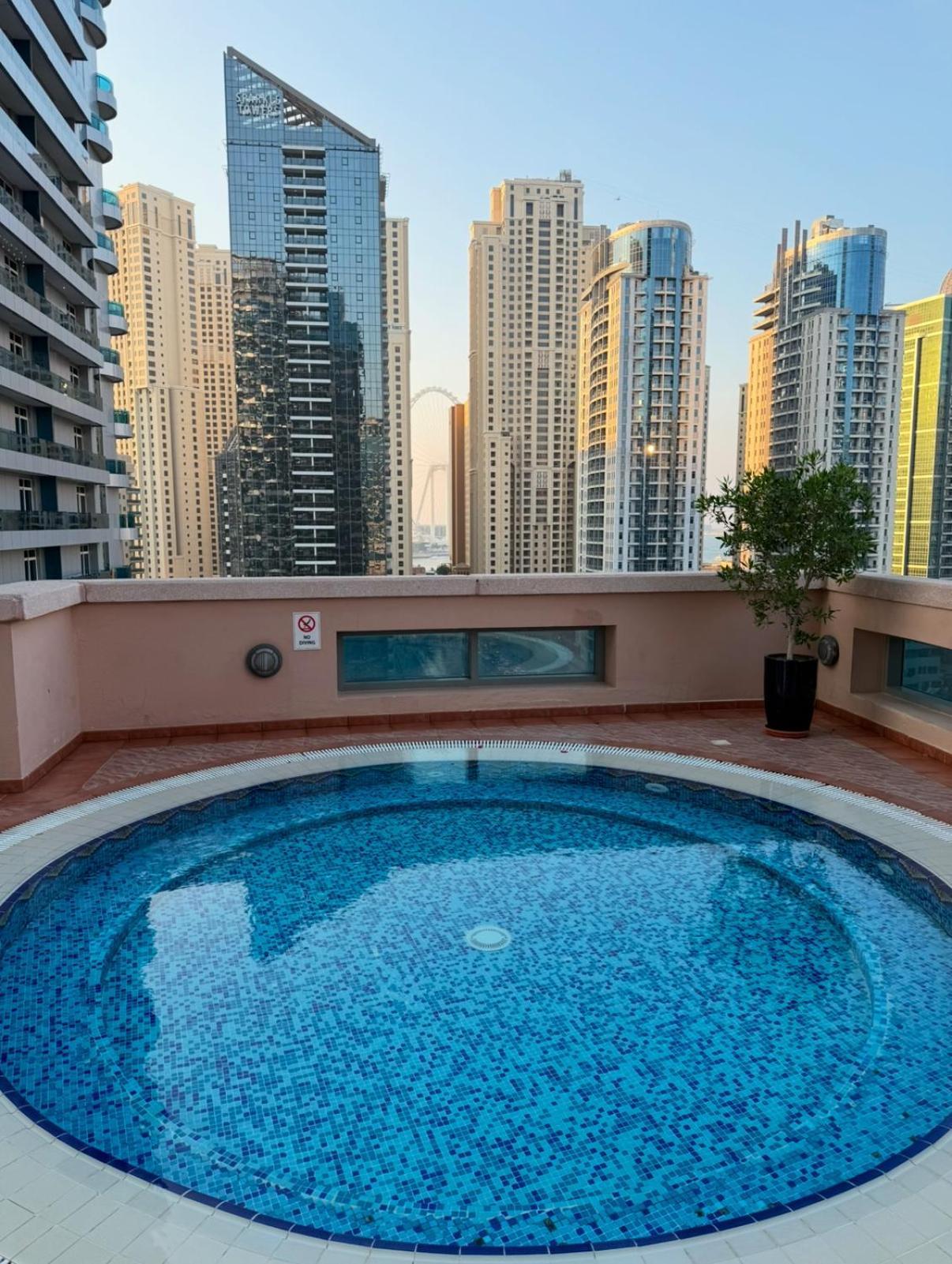 Apartment Your In Marina, One Bedroom
