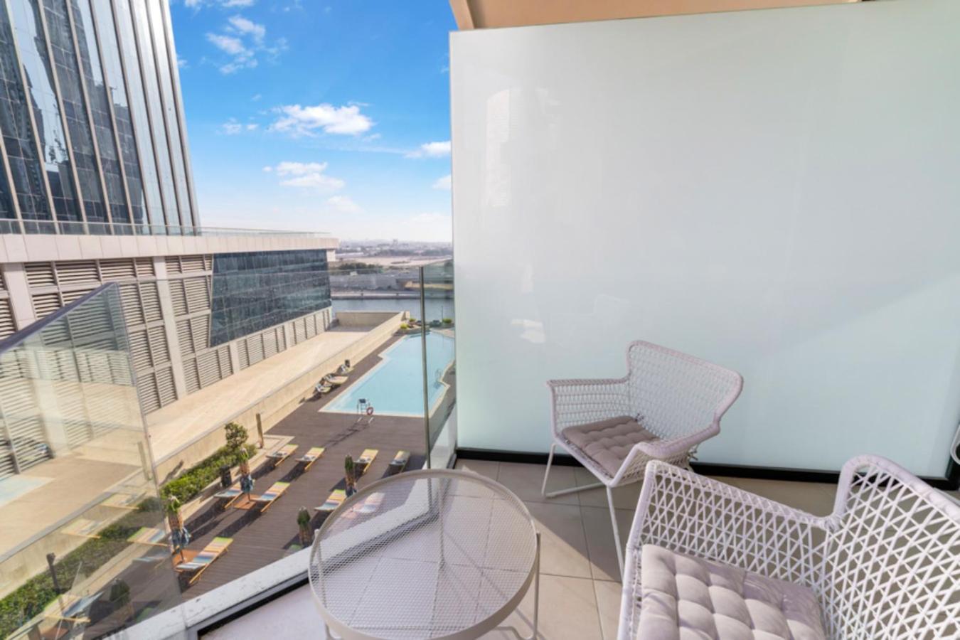 Fam Living - Urban Oasis Studio, Business Bay Apartment Dubai