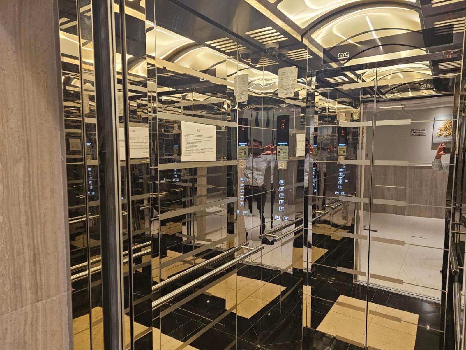 Al Manara Premium Shk Zayed