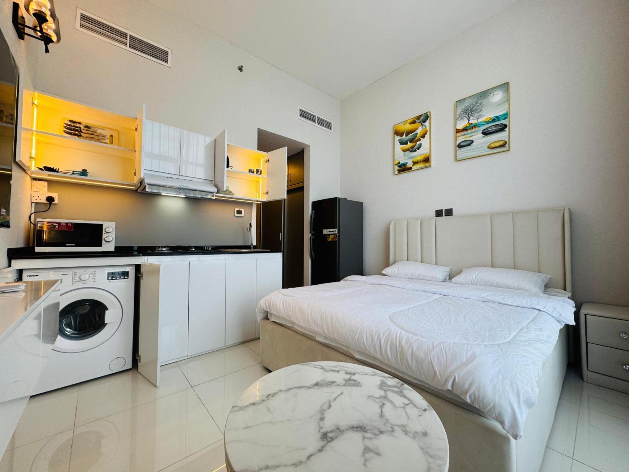Al Manara Premium Shk Zayed Apartment