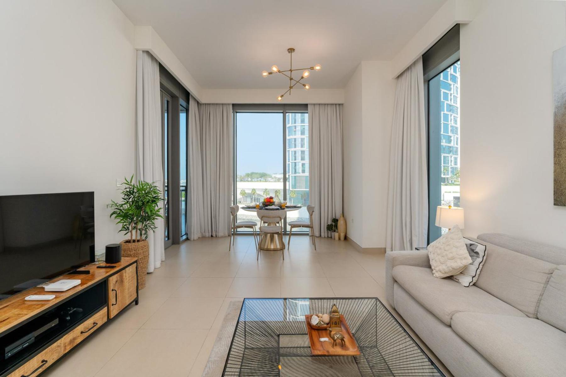 Cozy And Stunning Waterfront One Bed Apartment *