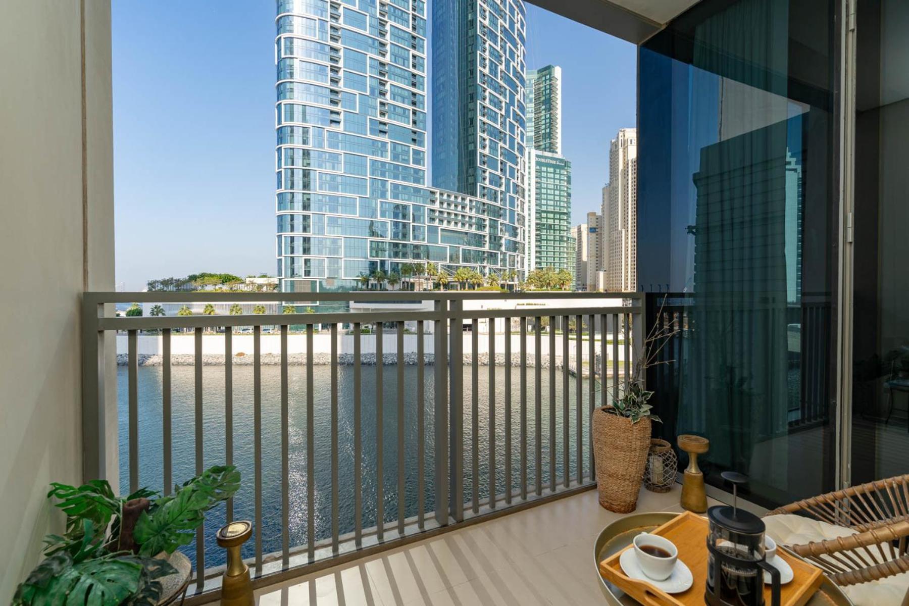 Apartment Cozy And Stunning Waterfront One Bed Dubai