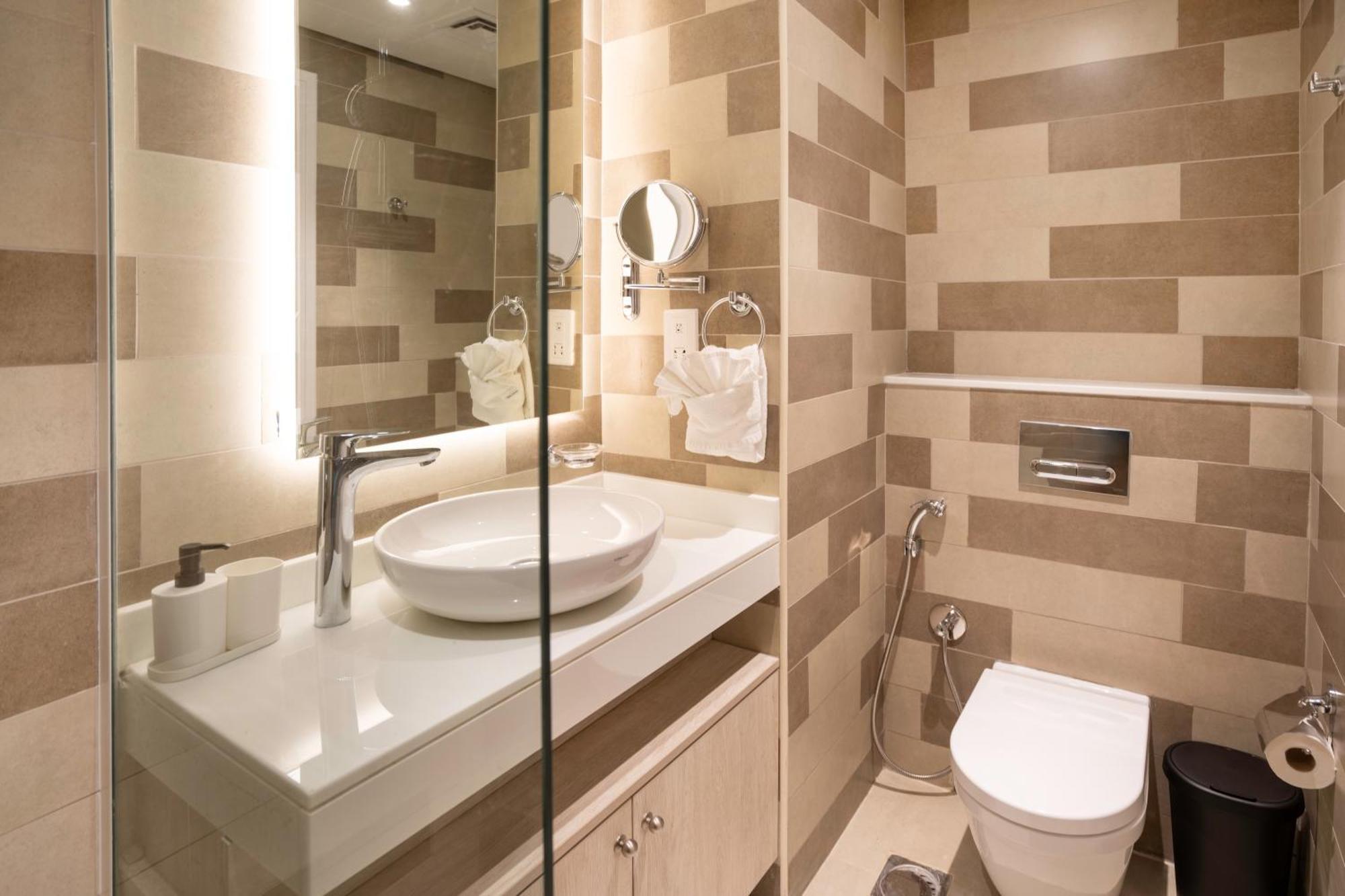 Apartment On Palm Jumeirah Parking Dubai