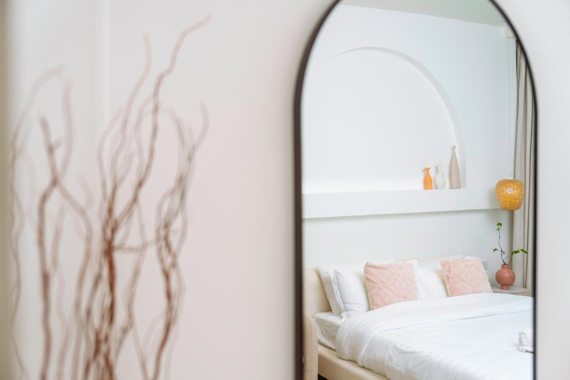On Palm Jumeirah Parking Apartment Dubai