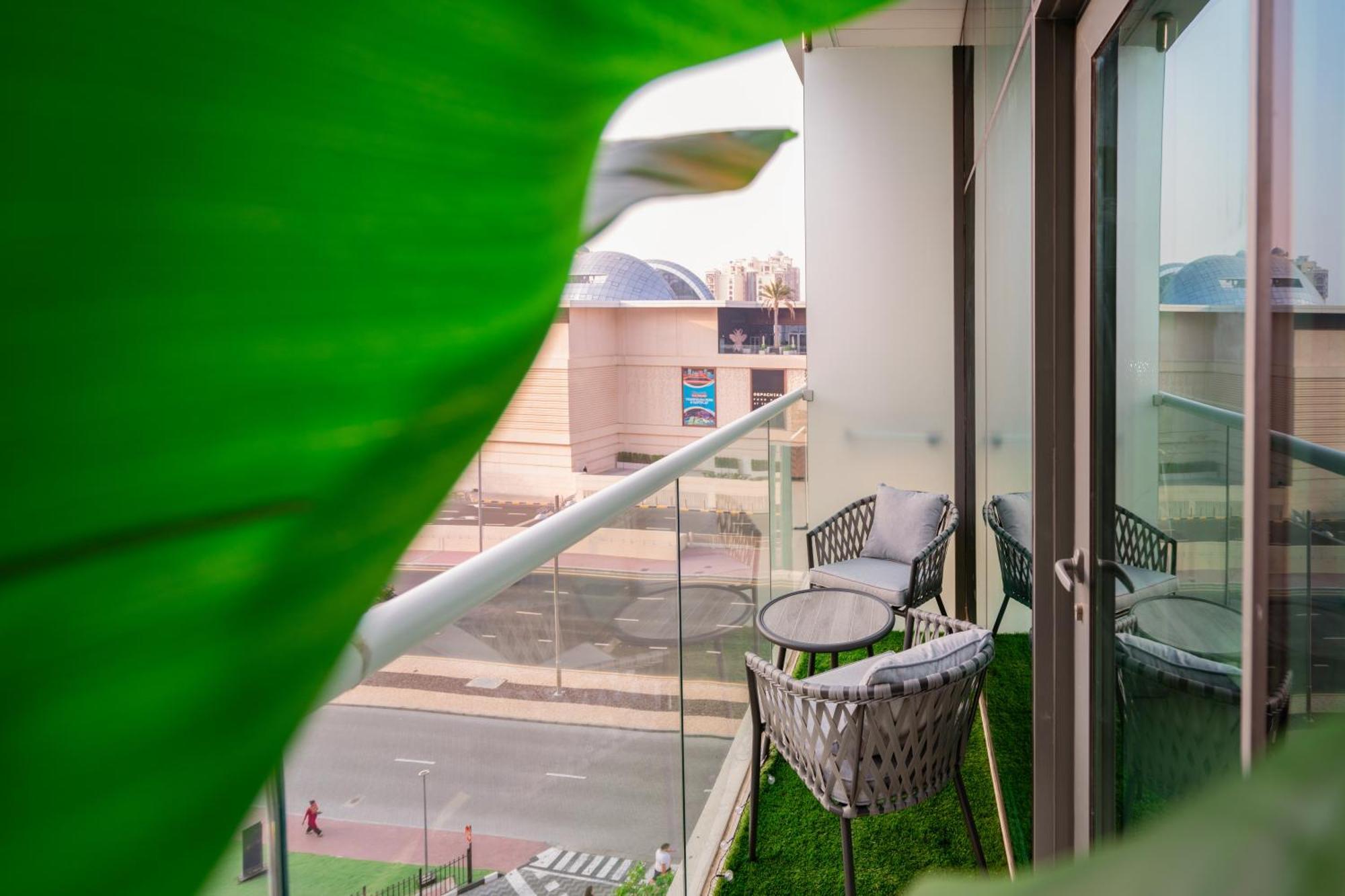 On Palm Jumeirah Parking Apartment