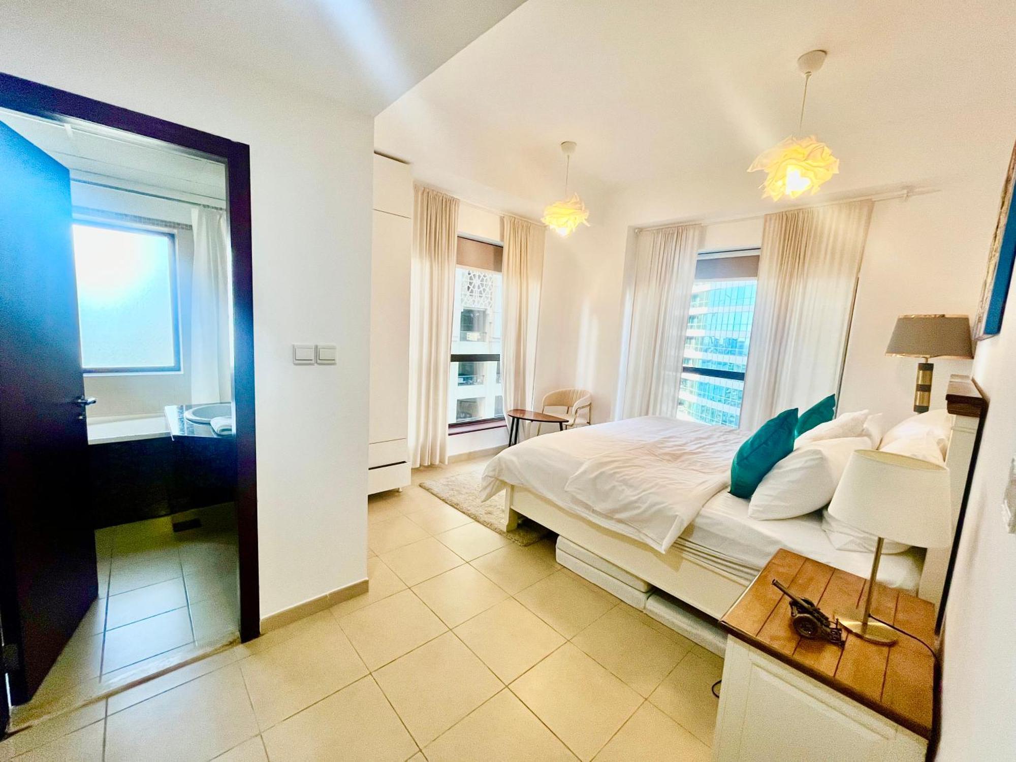 One Bedroom Available In Front Of Marina