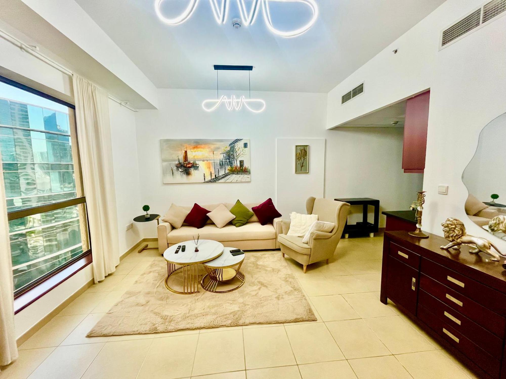 One Bedroom Available In Front Of Marina Apartment Dubai