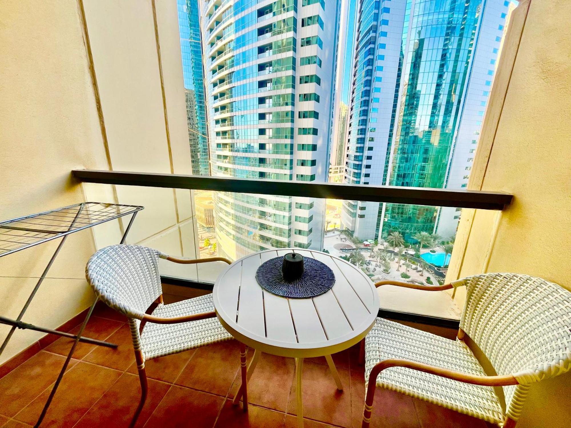Apartment One Bedroom Available In Front Of Marina