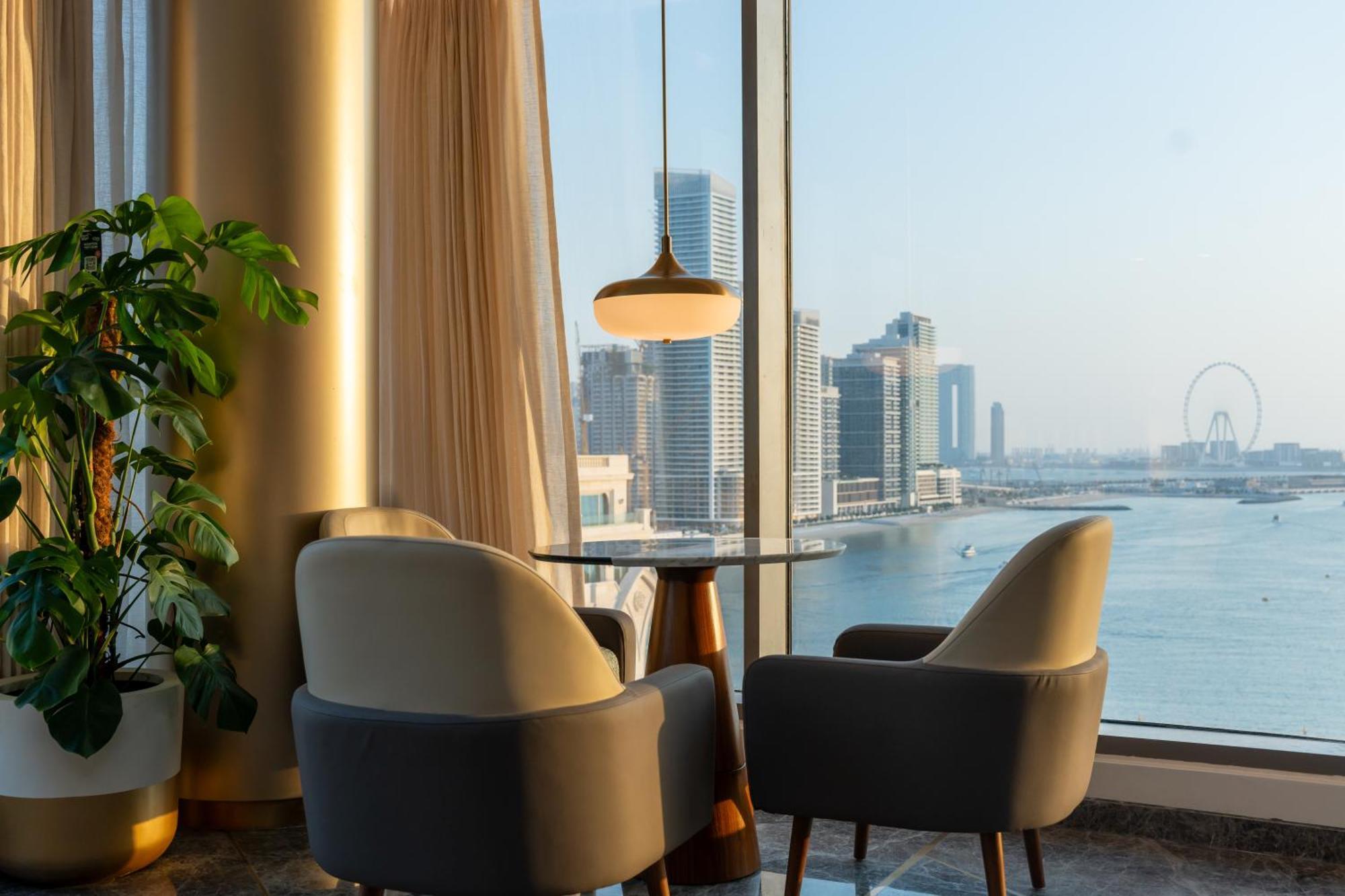 Tumbi West Palm Dubai,tapestry Collection Hilton Dubai