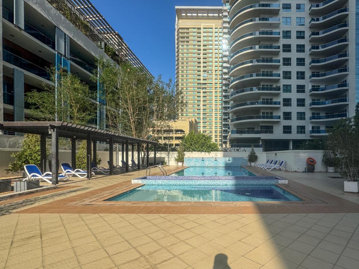 Marina 1 Bed With Direct Metro Access Apartment