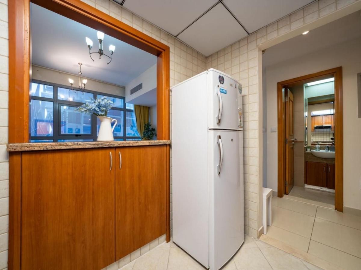 Marina 1 Bed With Direct Metro Access Apartment