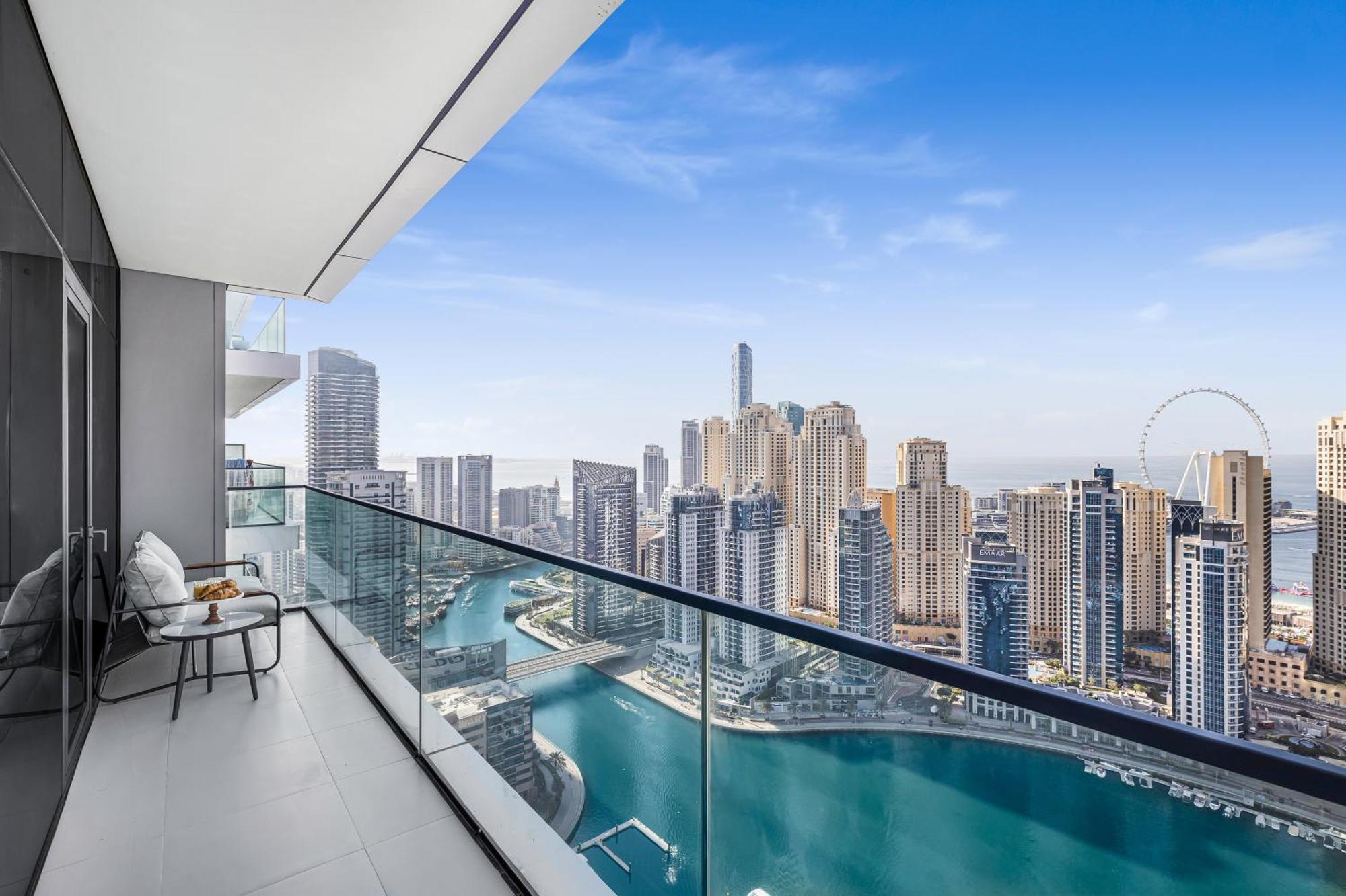Eden's Homes & - Vida Marina Residences Apartment