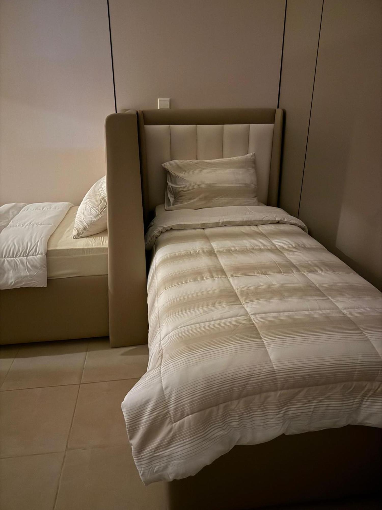 5 Min To Mall Downtown Dormitory M & F * Dubai