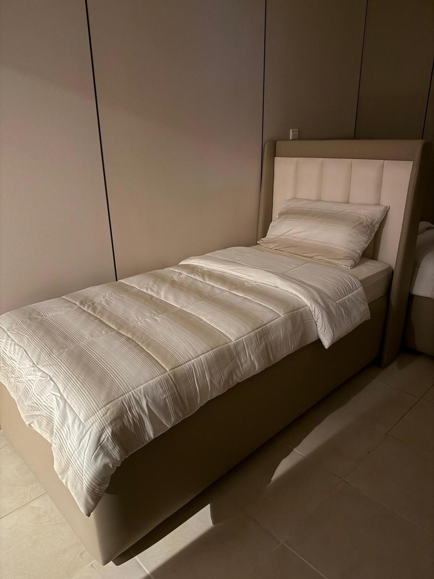5 Min To Mall Downtown Dormitory M & F Inn *