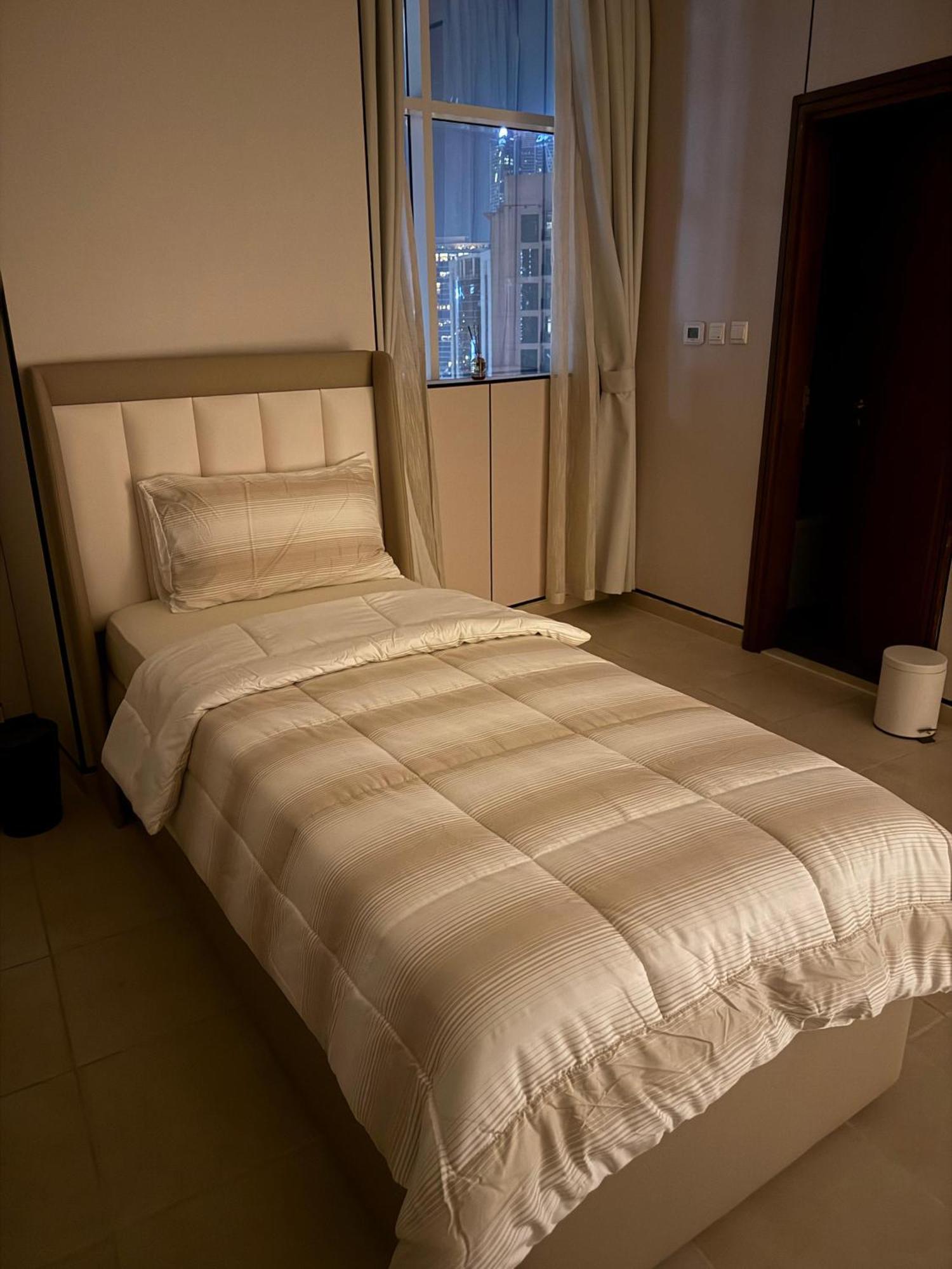 5 Min To Mall Downtown Dormitory M & F Inn Dubai