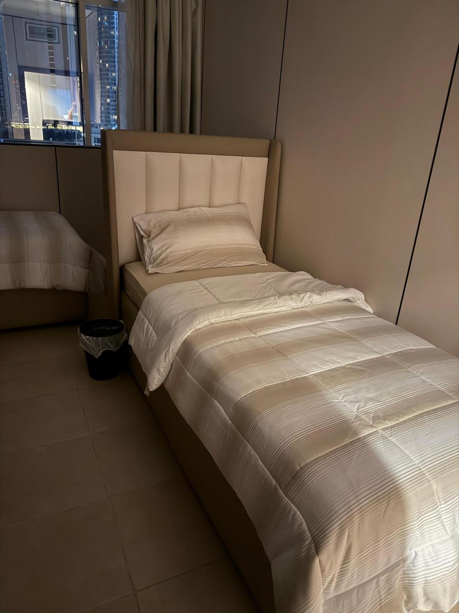 5 Min To Mall Downtown Dormitory M & F * Dubai