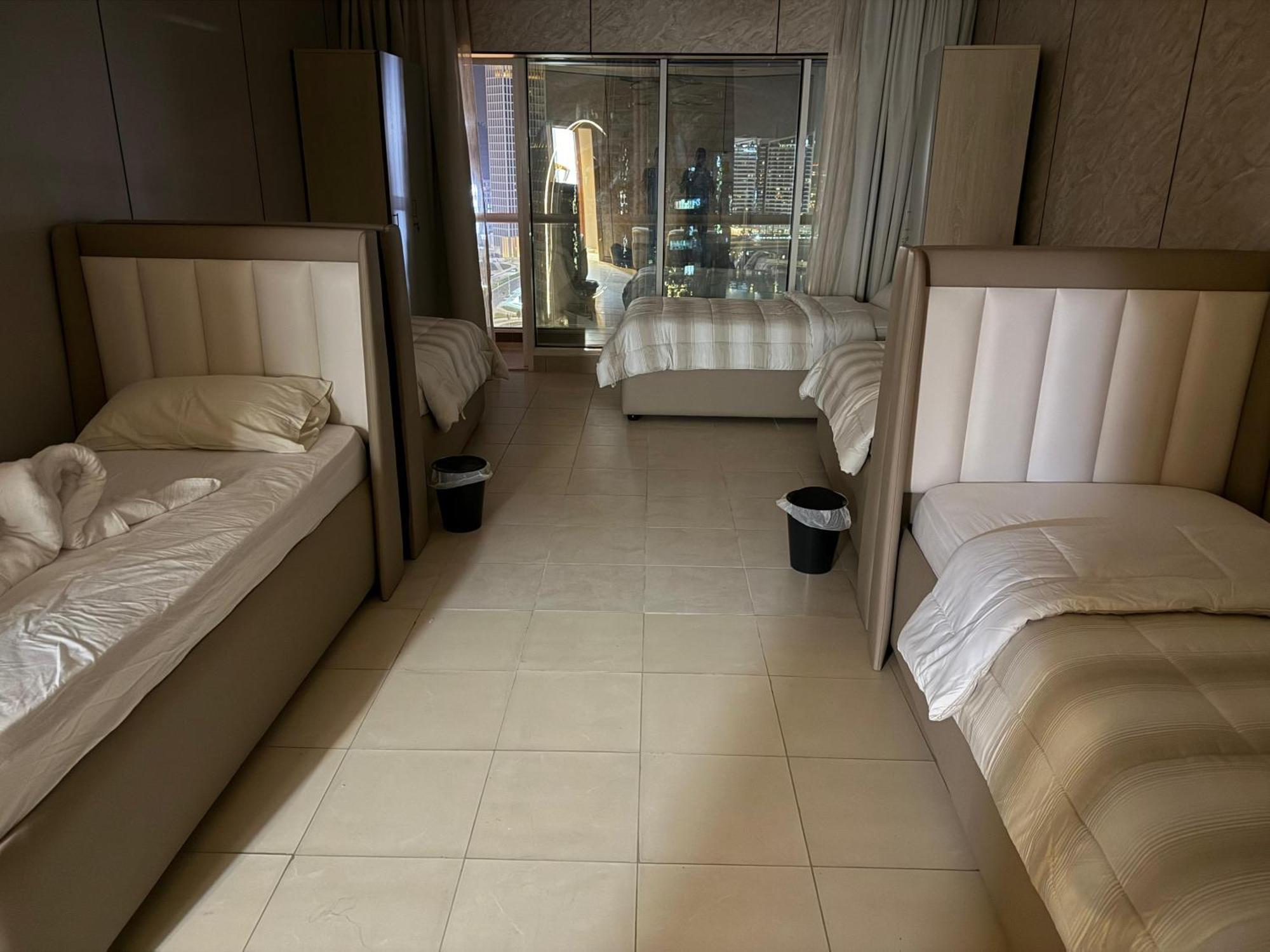 5 Min To Mall Downtown Dormitory M & F Inn Dubai