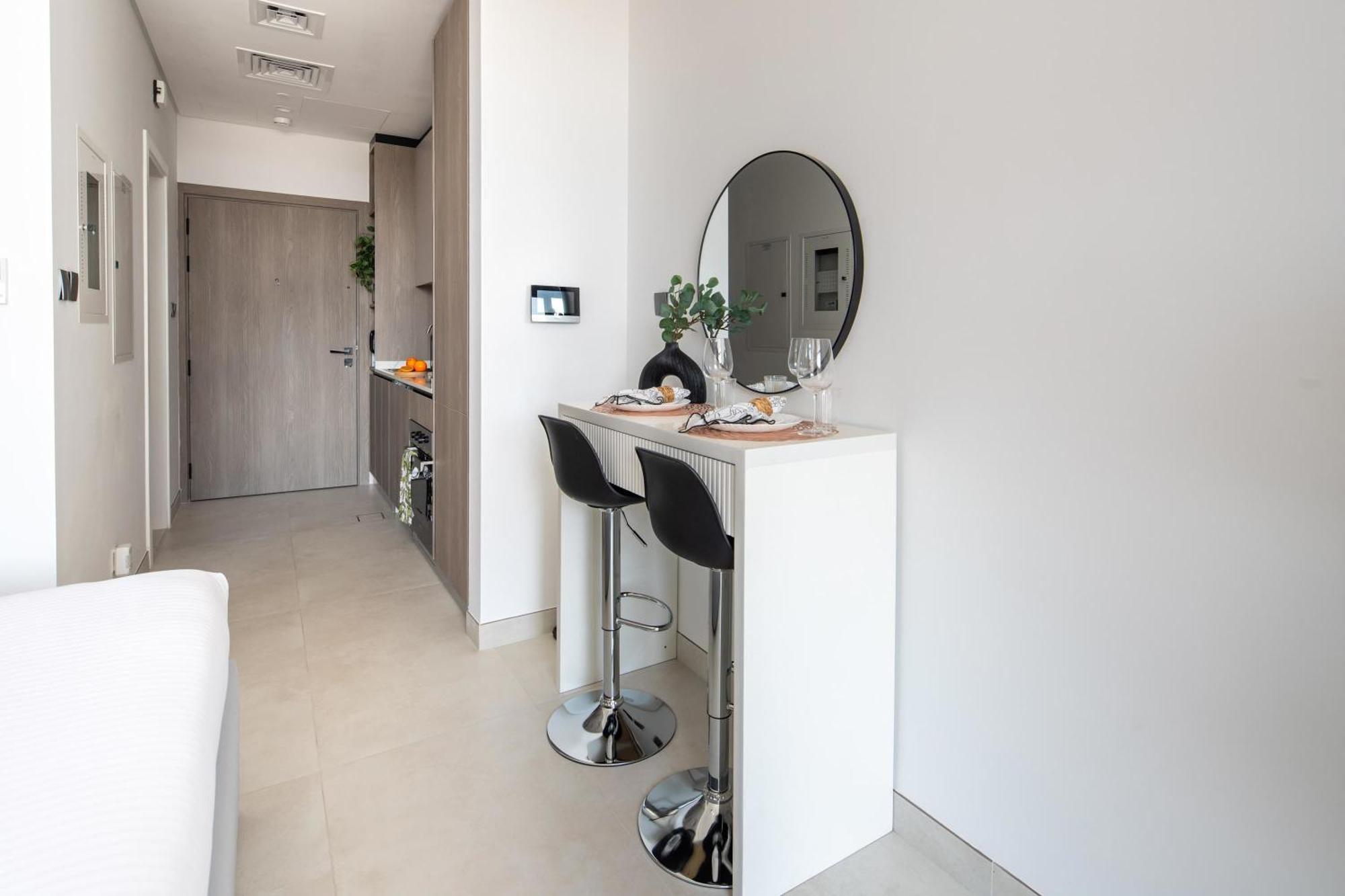 Frank Porter - Legacy By Sunrise Apartment Dubai