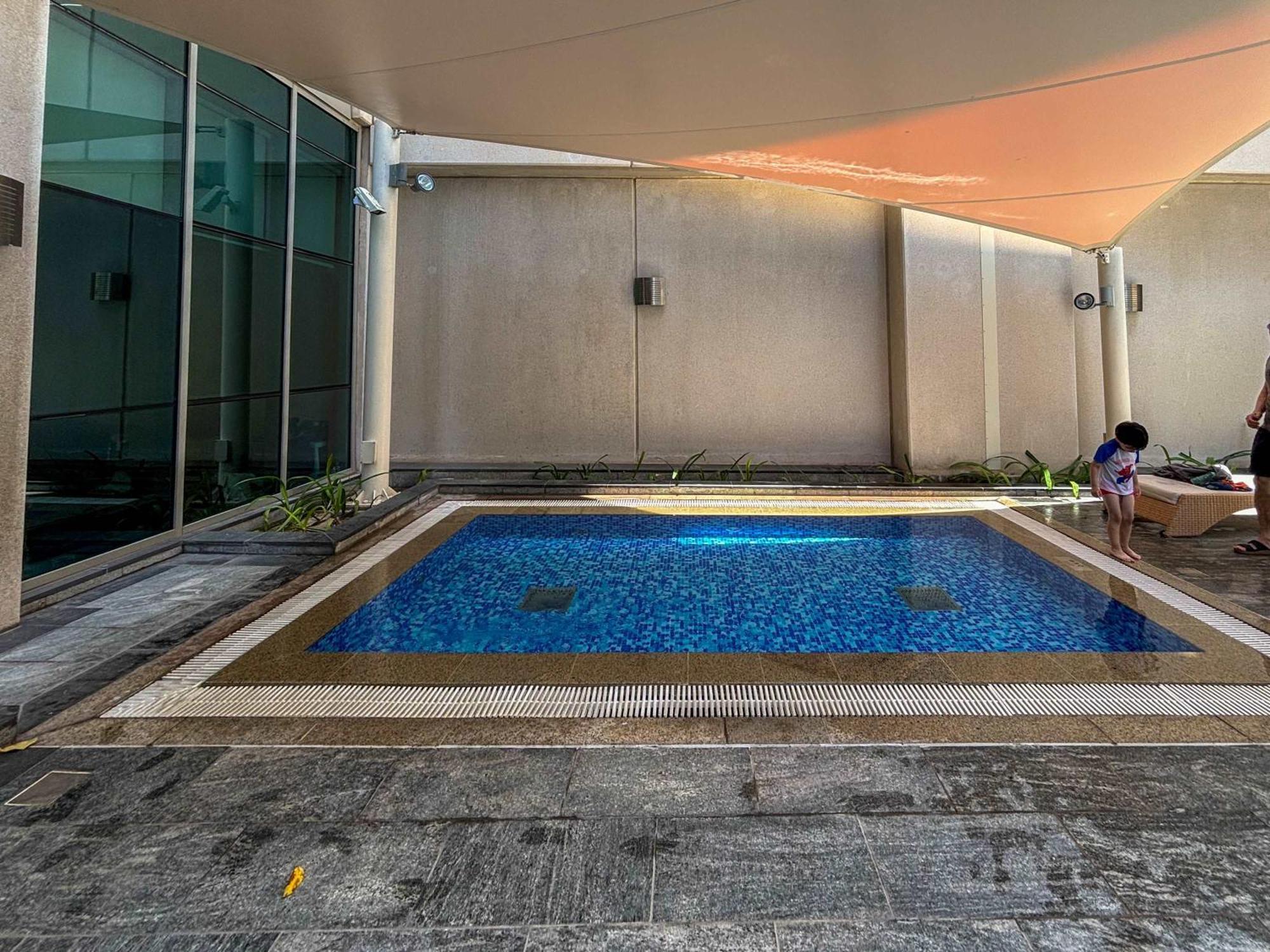 Frank Porter - Boulevard Tower 1 Apartment *