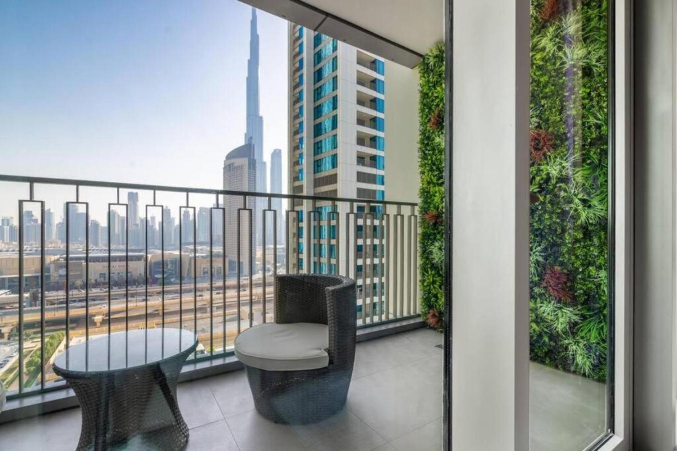 Apartment Chic & Luxurious With Burj Khalifa View Dubai