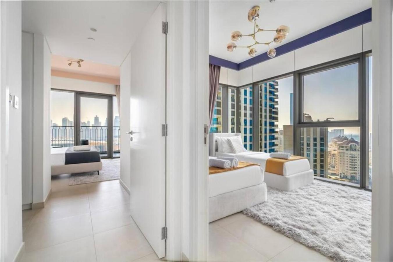 Chic & Luxurious With Burj Khalifa View