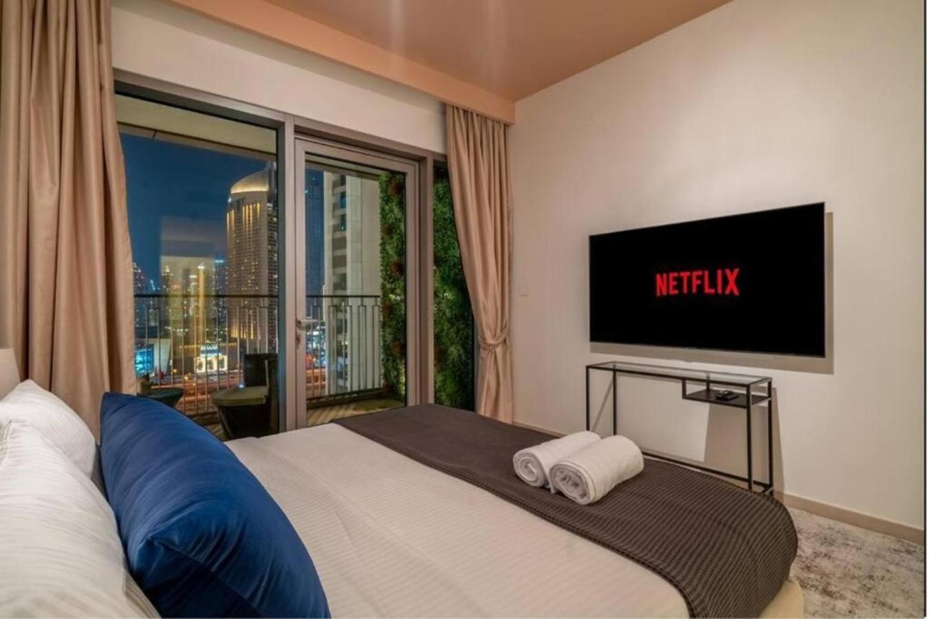 Apartment Chic & Luxurious With Burj Khalifa View