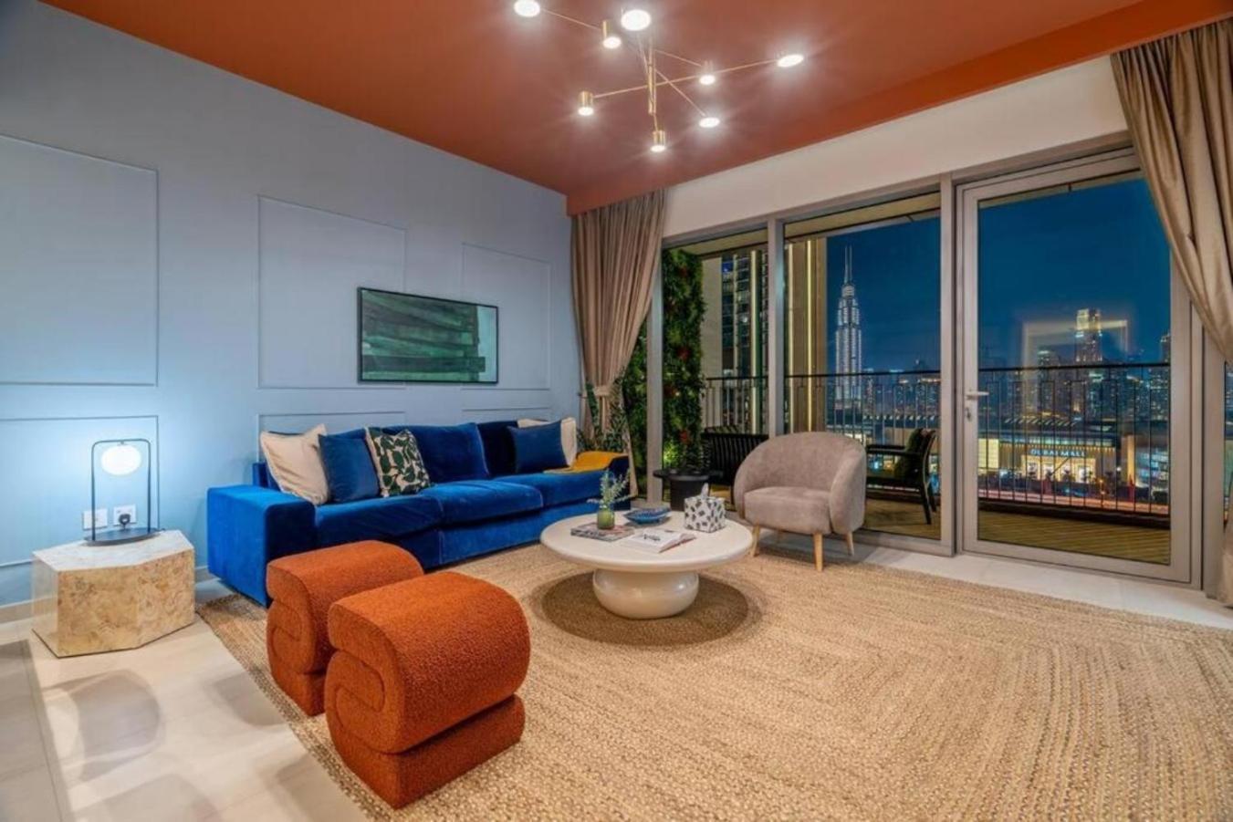 Chic & Luxurious With Burj Khalifa View Apartment