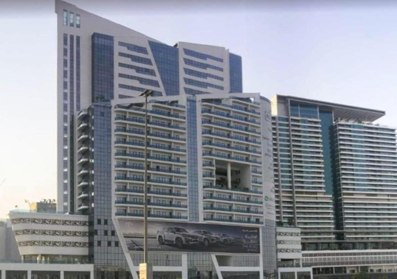 Modern 1br With Rooftop Pool The Bay Business Bay * Dubai