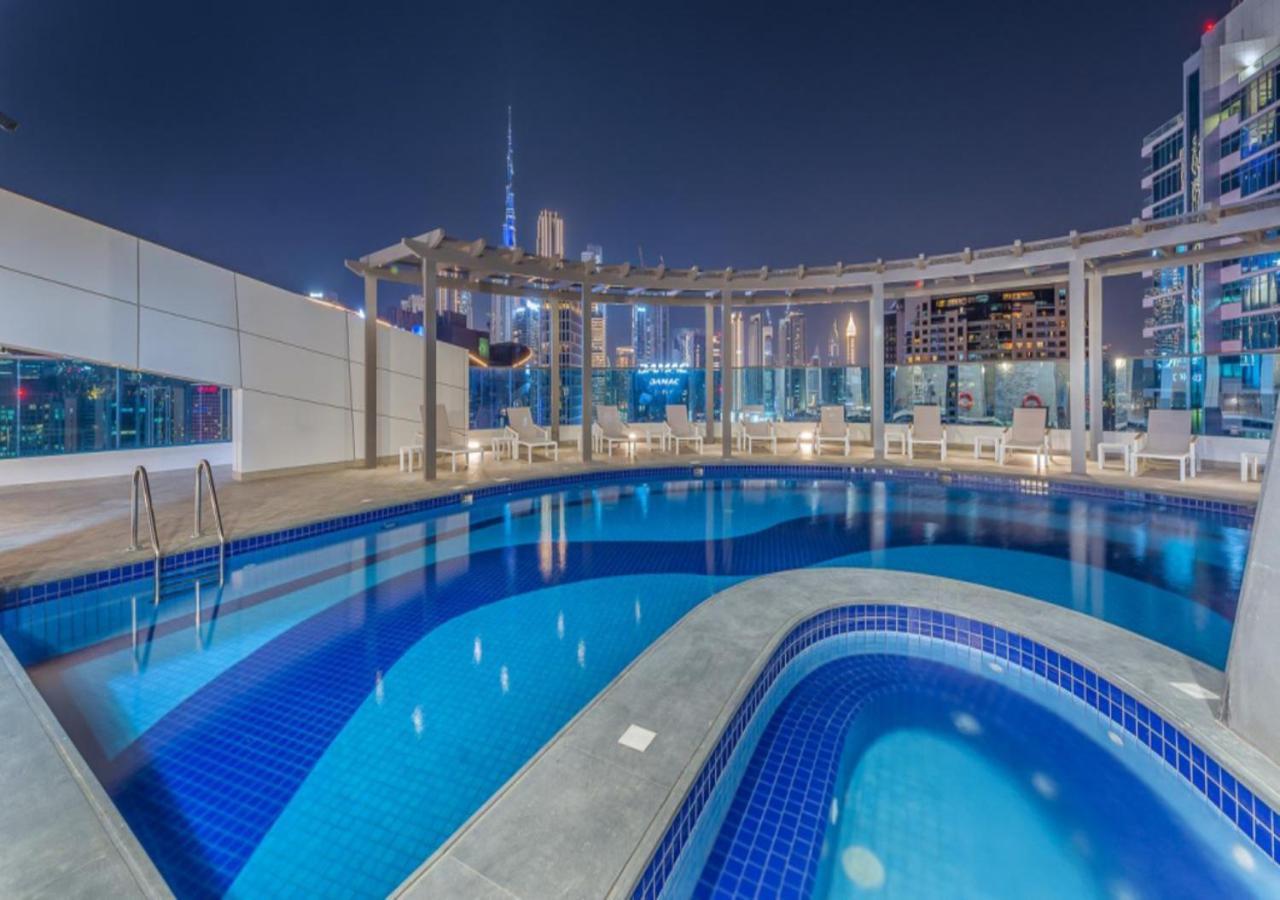 Modern 1br With Rooftop Pool The Bay Business Bay Apartment