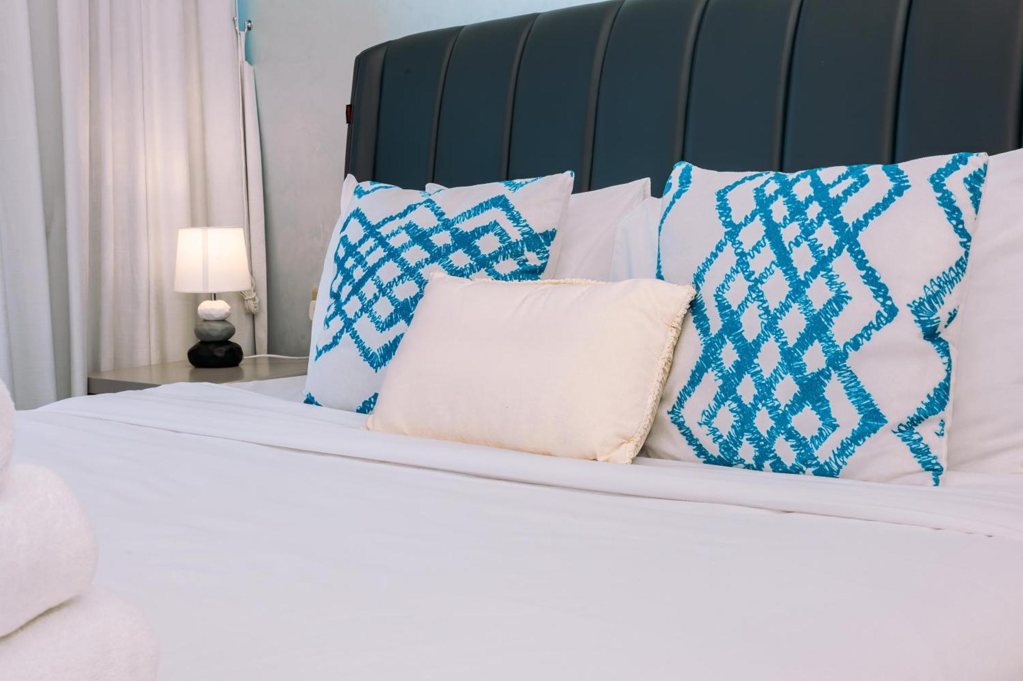 Apartment Welhome - Opulent Retreat With Panoramic Cityscape Views *