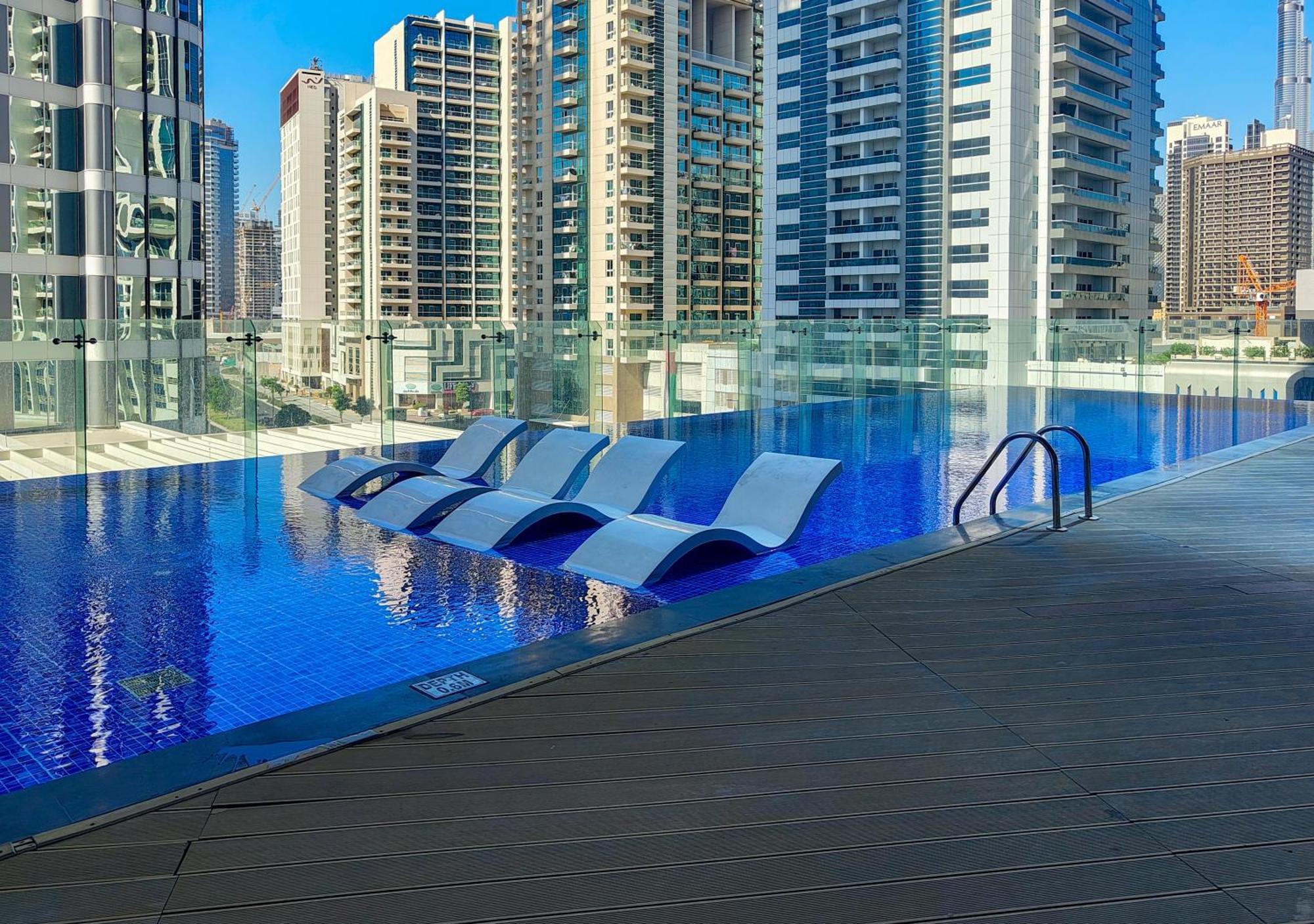 Welhome - Opulent Retreat With Panoramic Cityscape Views *