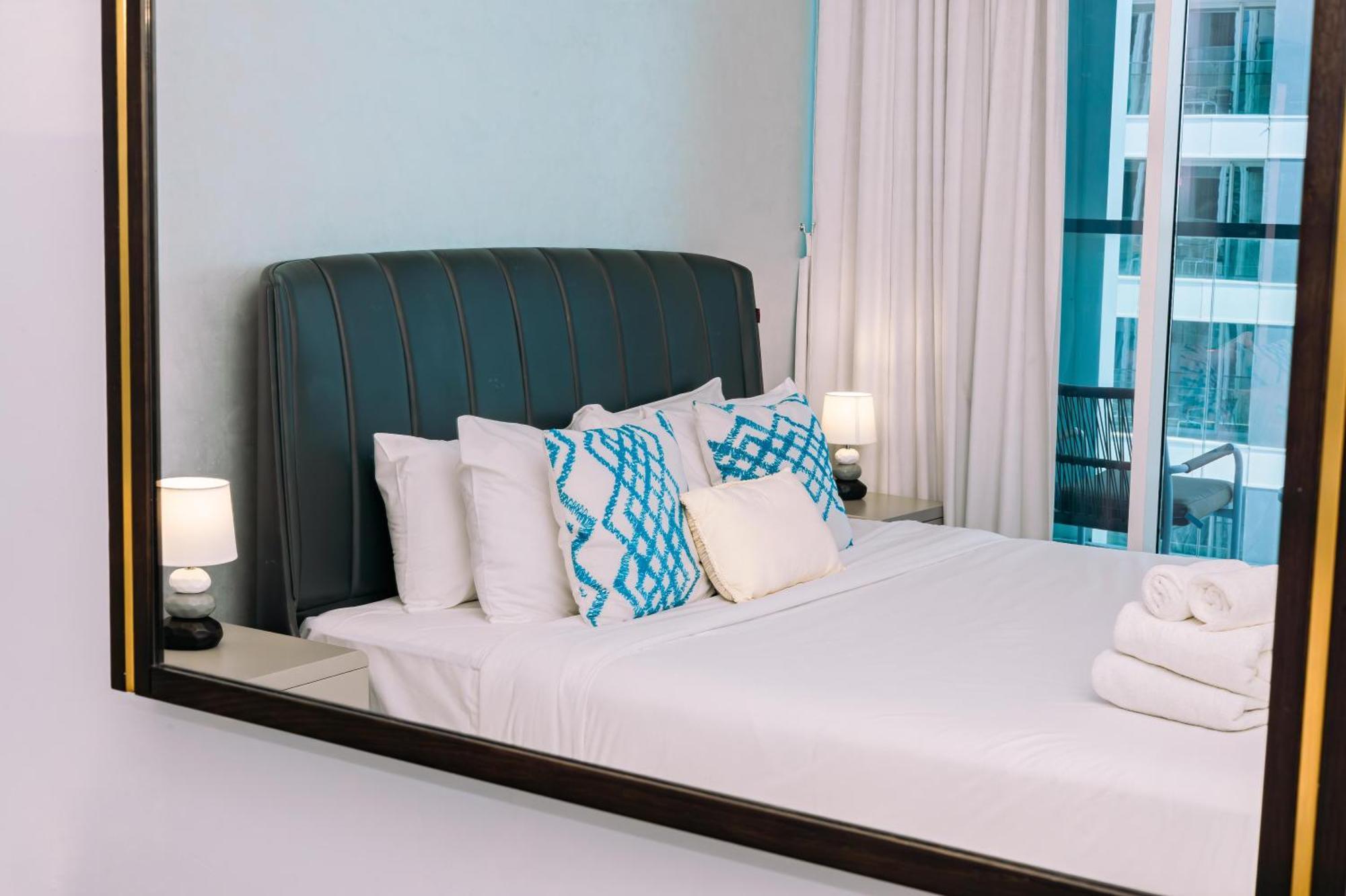 Welhome - Opulent Retreat With Panoramic Cityscape Views *